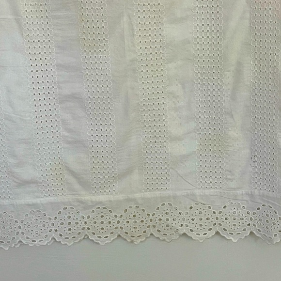 GAP 100% Cotton White Eyelet Scalloped Edge Sleeveless Cottagecore Shirt Top L - Picture 3 of 10